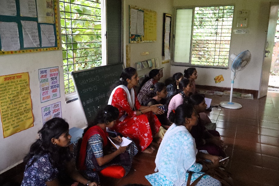 Teachers interacting with Quest facilitators